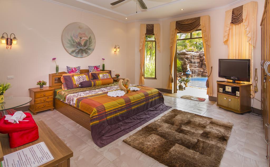 Relaxing Palm Pool Villa And Tropical Garden Bang Lamung Bagian luar foto