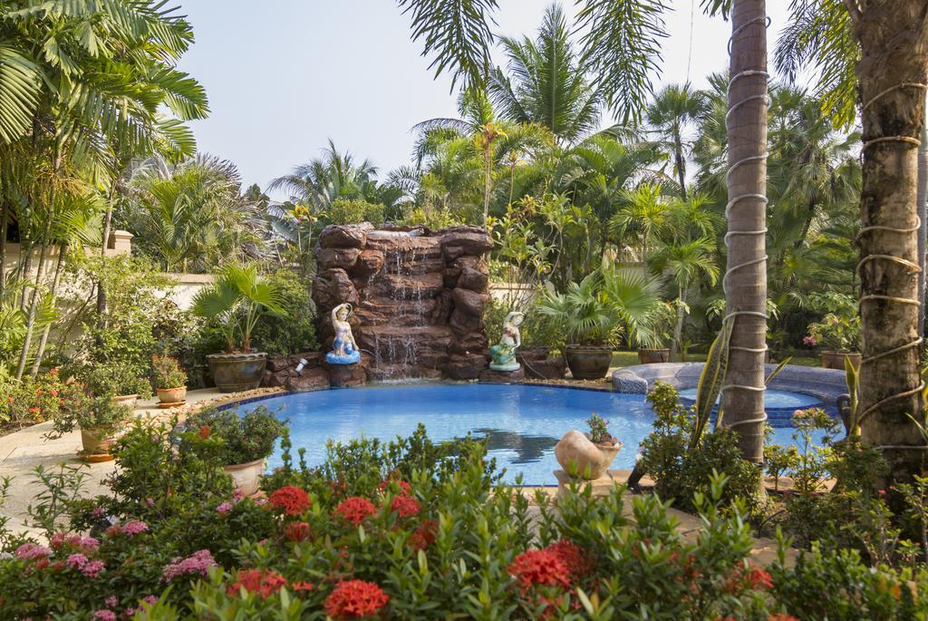 Relaxing Palm Pool Villa And Tropical Garden Bang Lamung Bagian luar foto